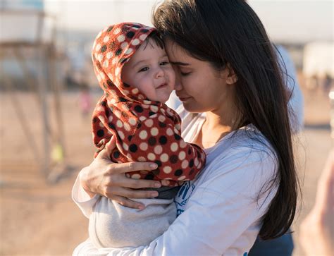 In photos: Praya Lundberg meets Syrian refugees in Jordan | UNHCR India