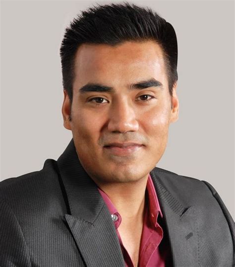 Hallwaze Launches its New Messaging App