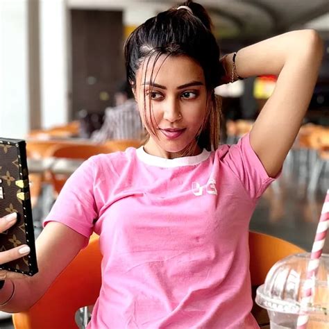 Zena Kawr: Rising Bollywood Singer Overcomes Industry Challenges and ...