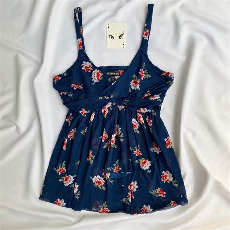 NAVY BLUE FLORAL TOP (Bust : 30-34, Upper Waist : 25-34) – TITLQE