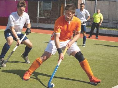 Field hockey vs. ice hockey: key differences and skills | Meer