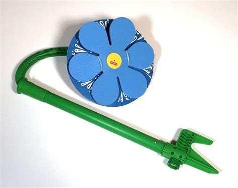 NEW Vintage 1996 Fisher Price Crazy Daisy Water Sprinkler Flower Toy ...