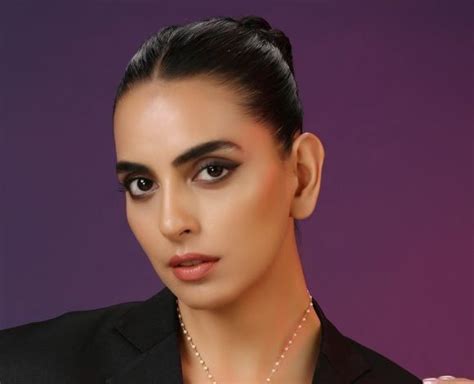 Gold Toned Handcrafted Kundan Brass Necklace