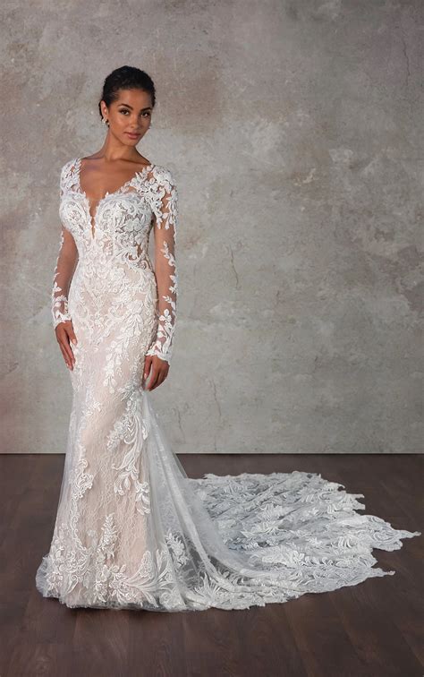 Sexy Lace Fit-and-Flare Wedding Dress with Sleeves