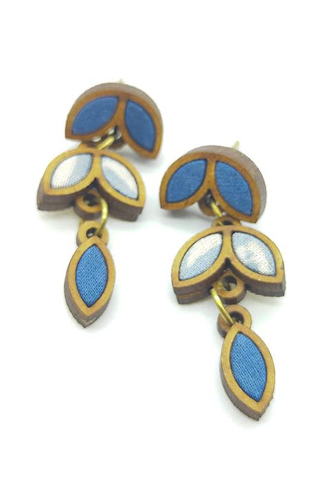 WHE Bloom Leaf Motif Repurposed Wood Fabric and Indigo White Dangler ...