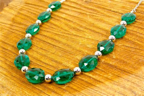 GREEN GLASS & SILVER BEADED NECKLACE - Calisa Designs