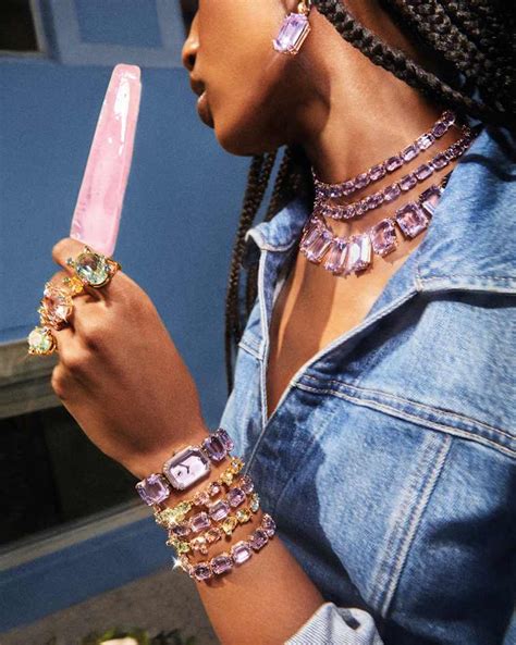 Octea moon watch, Swiss Made, Moon, Metal bracelet, Black, Black finish