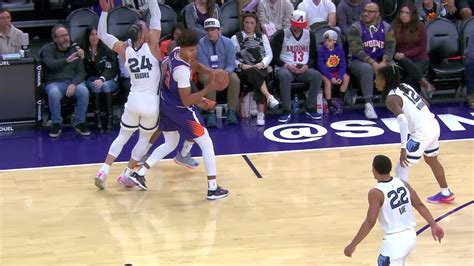 [Highlight] Dillon Brooks with a random shot to the chin on Cam Johnson ...