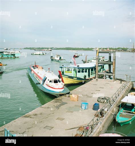 Port Klang Malaysia Stock Photo - Alamy