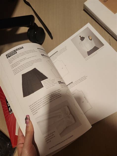 Fashion design & pattern making books/textbooks, Hobbies & Toys, Books ...