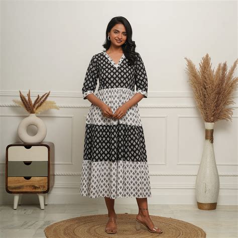 'Monochrome Fusion' Mom and Daughter Tiered Cotton Dresses – Fashiana