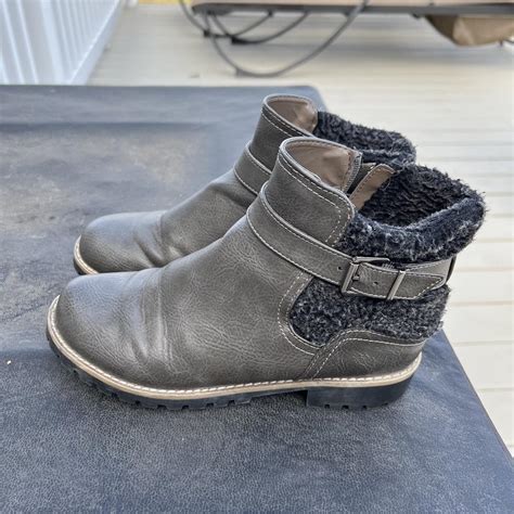 Cliffs by white mountain women's boots, grey, size 7 - Depop