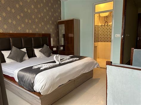 HOTEL KAANHA RESIDENCY (Tapovan) - Inn Reviews, Photos, Rate Comparison ...