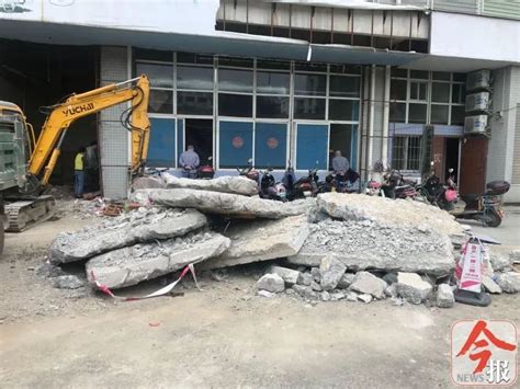 金盛广场一楼门面挖地1米深，钢筋已外露，下面就是车库！居民们担心极了-桂林生活网新闻中心