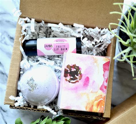 Buy Mini Spa Gift Set under 20. Little Luxuries Spa Gift Box for ...