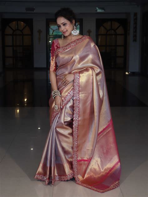 Banarasee Handwoven Semi Silk Saree With Buta Design-Red