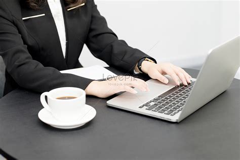 Computer Using Business Pics 的图像结果