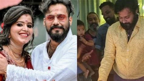 കേക്ക് മുറിച്ചും പാട്ടുപാടിയും 41ആം പിറന്നാൾ സുഹൃത്തുക്കൾക്കൊപ്പം ...