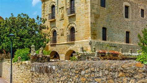 Visita guiada por el Palacio de Velarde, Santillana del Mar - Central ...
