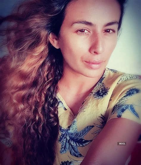 Actress Pia Trivedi is teasing fans with her captivating photoshoots ...