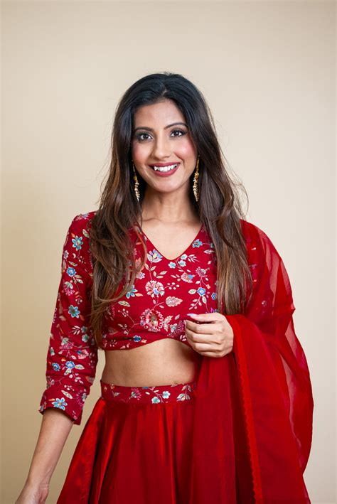 Eco-Friendly, Sustainable, and Handcrafted Women Clothing – HANDME