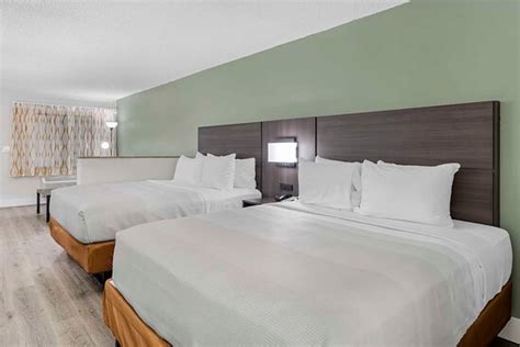 QUALITY INN & SUITES ORLANDO EAST - UCF AREA - Hotel Reviews, Photos ...