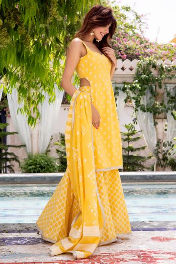 END OF SEASON SALE - LABLE ADITI HUNDIA – Label Aditi Hundia