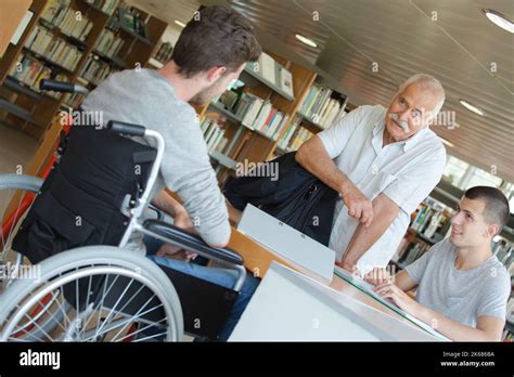 Professor Meeting 的图像结果