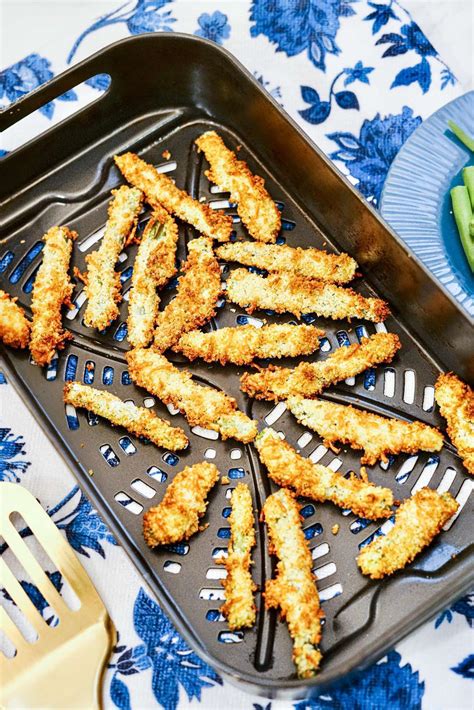 Easy Parmesan Air Fryer Green Beans Fries