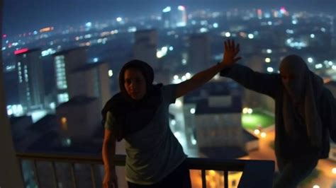 Delhi horror: Woman, thrown off roof by burqa-clad stalker, dies; heavy ...