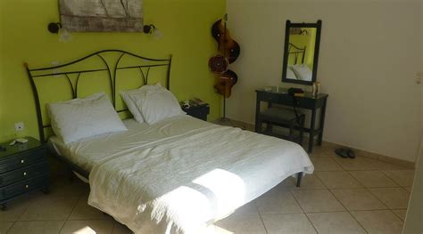 MOLYVOS QUEEN APARTMENTS (Lesbos) - Apartment Reviews & Photos ...