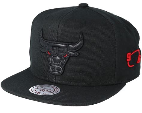 Chicago Bulls 72-10 Black Snapback - Mitchell & Ness caps ...