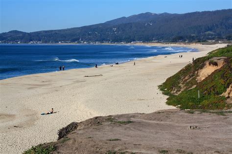 Francis Beach at Half Moon Bay State Beach in Half Moon Bay, CA ...