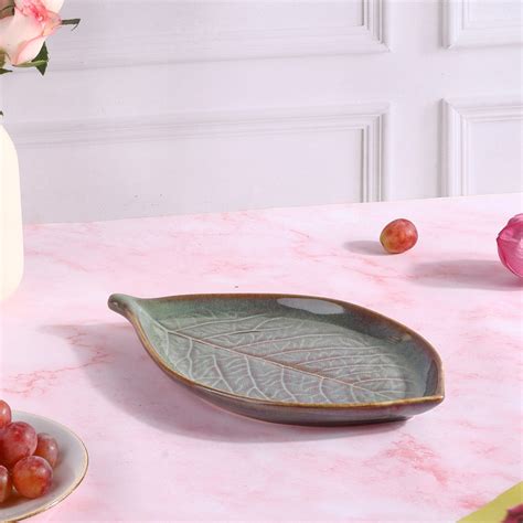Studio Pottery Hazel Leaf Platter – OliveHomeAccents