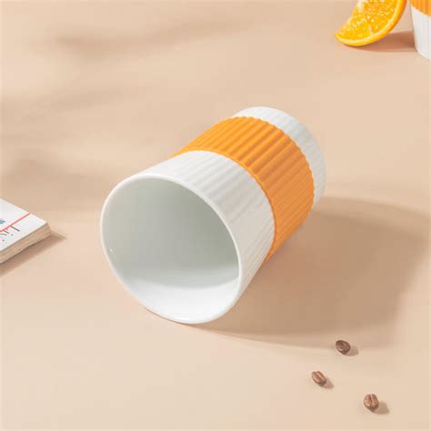 White Ribbed Tumbler With Silicone Band 350 ml