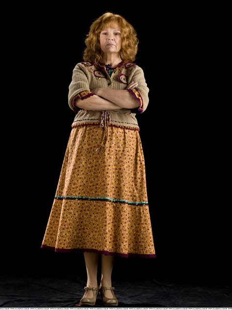 Julie Walters- Mrs Weasley. | People. | Pinterest | Harry potter, Green ...