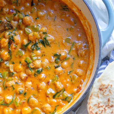 Chickpeas and Spinach Curry (with Trader Joe's Greek Chickpeas) - Nena ...