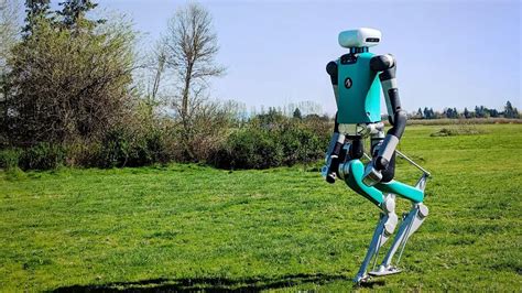 First Humanoid Robot 的图像结果