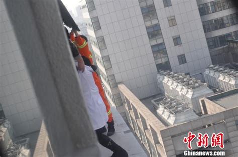 上海科技馆母女坠楼,一死一伤,应各打50大板?还是一味追责科技馆?|上海科技馆|科技馆|座位_新浪新闻