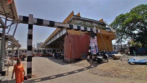 Shutting Diva level crossing could be a fix for delayed trains