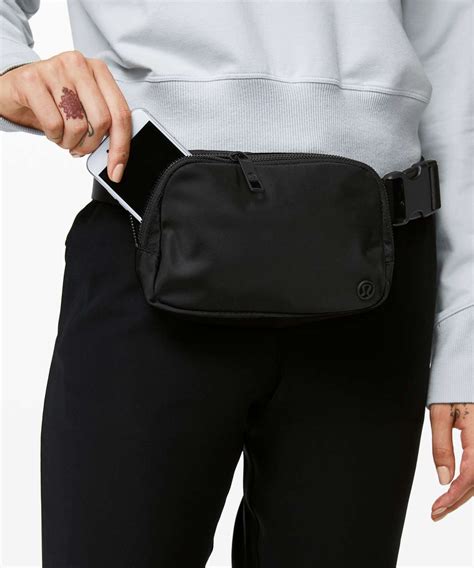 Lululemon Everywhere Belt Bag Black With White Logo at Eva Brown blog