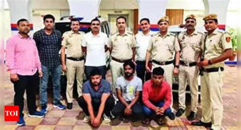 Delhi Crime News: How an Instagram call to his girlfriend landed gold ...
