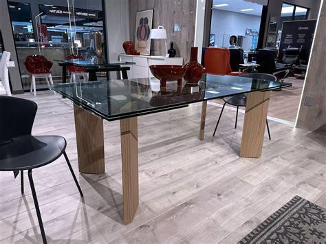 Arche Extendable Glass Top Dining Table at Alyssa Geddes blog