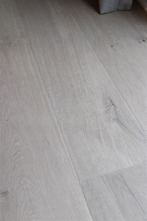 Pergo outlast 7 48 in w graceland oak waterproof laminate wood flooring ...