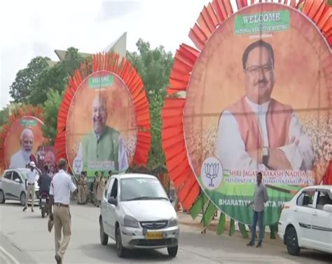Hyderabad dons saffron hue ahead of BJP mega show