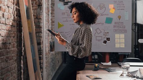 Fashion Marketing Jobs: Top Career Paths in the Fashion Industry