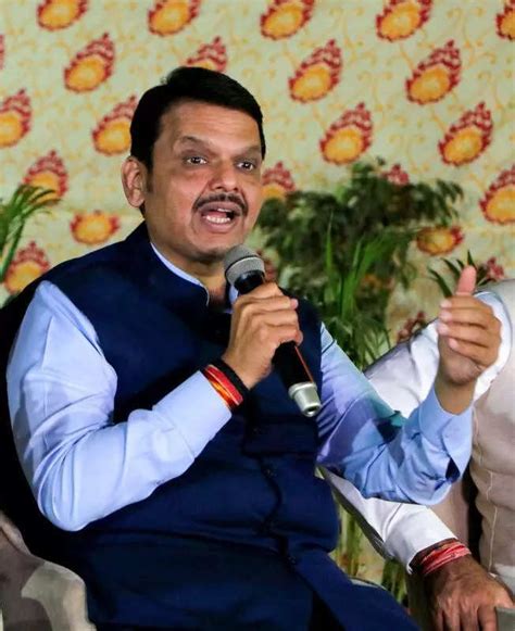 CM reviews crucial infra projects in ‘war room’ meet