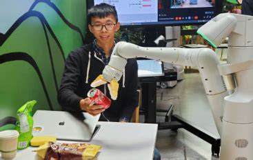 Google Demos Robots That Fetch Soda And Chips For Employees - BW ...