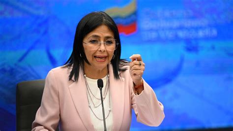 Quién es Delcy Rodríguez, la poderosa vicepresidenta de Venezuela que se perfila como posible ...