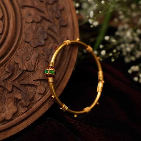 Kalini Antique Bangle | Timeless Elegance with Kemp Stones